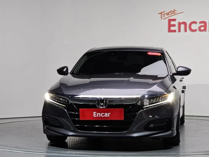 Honda Accord 1.5 Turbo, снимка 2 - Автомобили и джипове - 55985245