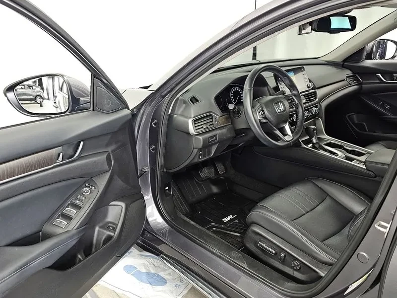 Honda Accord 1.5 Turbo, снимка 9 - Автомобили и джипове - 55985245