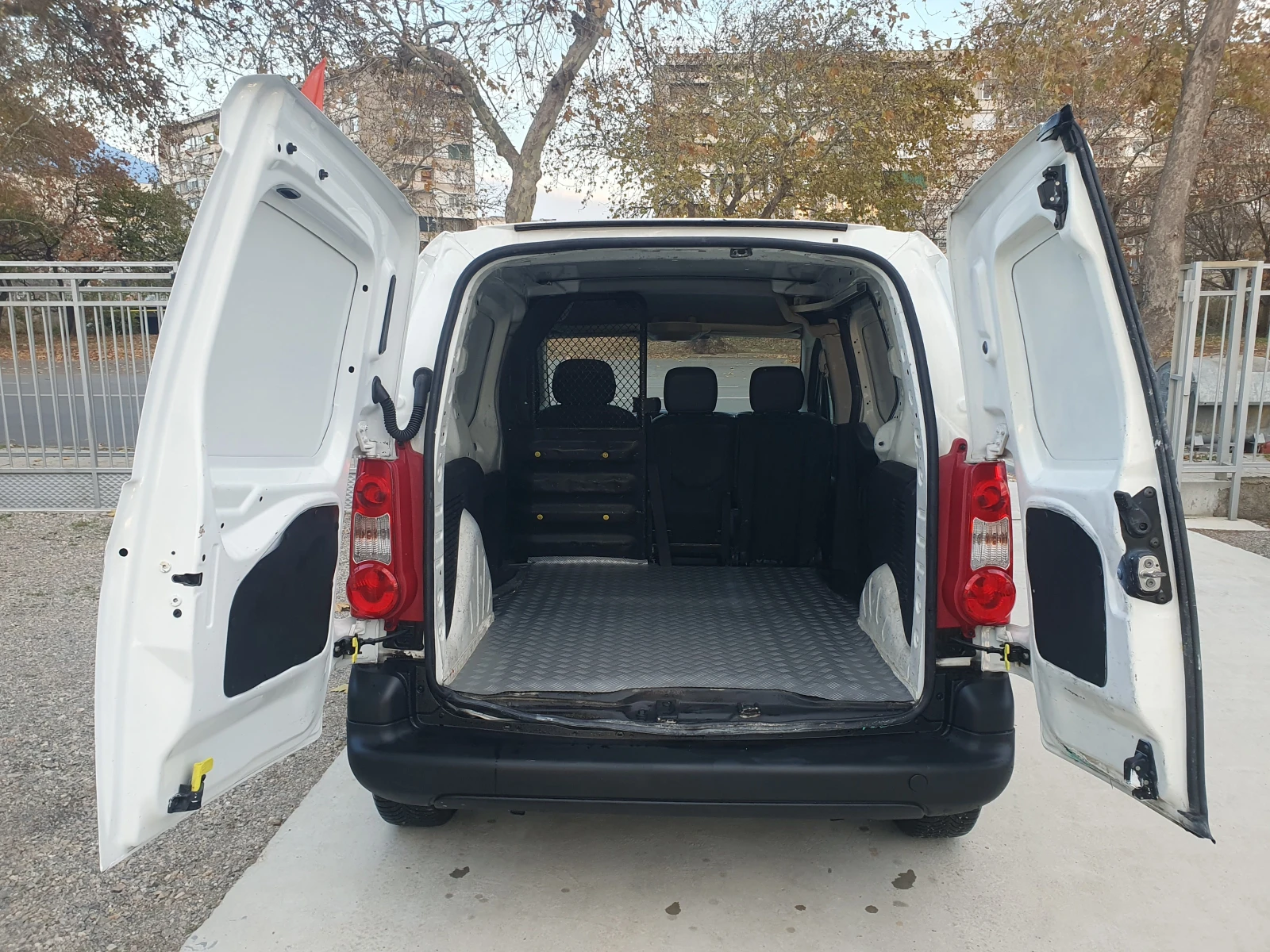 Citroen Berlingo 1.6/75KS | Mobile.bg — изображение 16