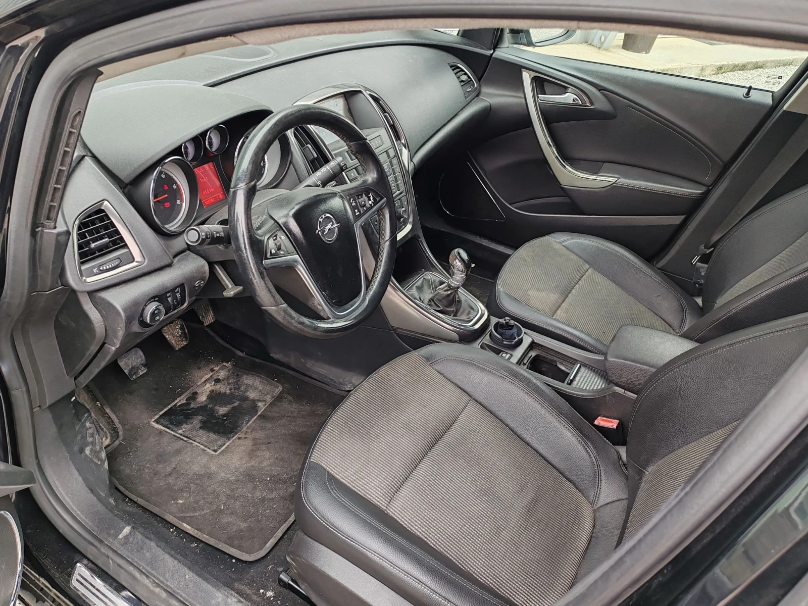 Opel Astra 1.7cdti Cosmo Navi - изображение 8