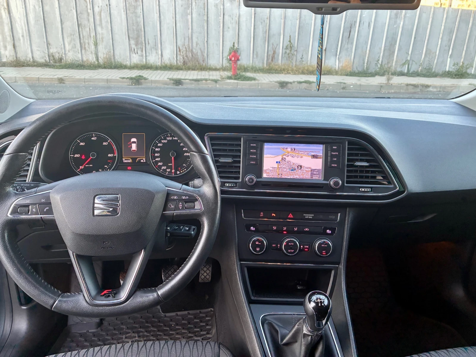 Seat Leon 1.6 TDI 6 скорости - изображение 10