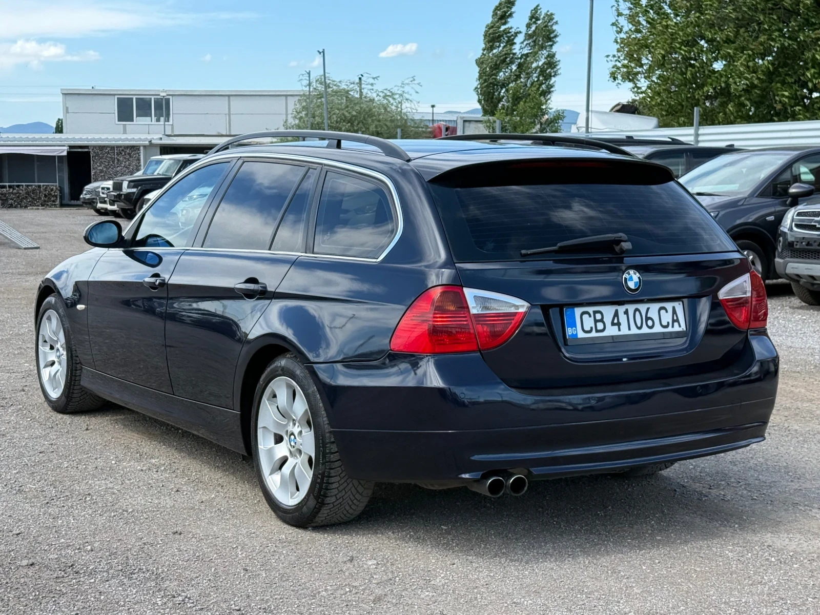 BMW 330 GAZ/BENZIN* Xenon* Navi, снимка 3 - Автомобили и джипове - 53538964