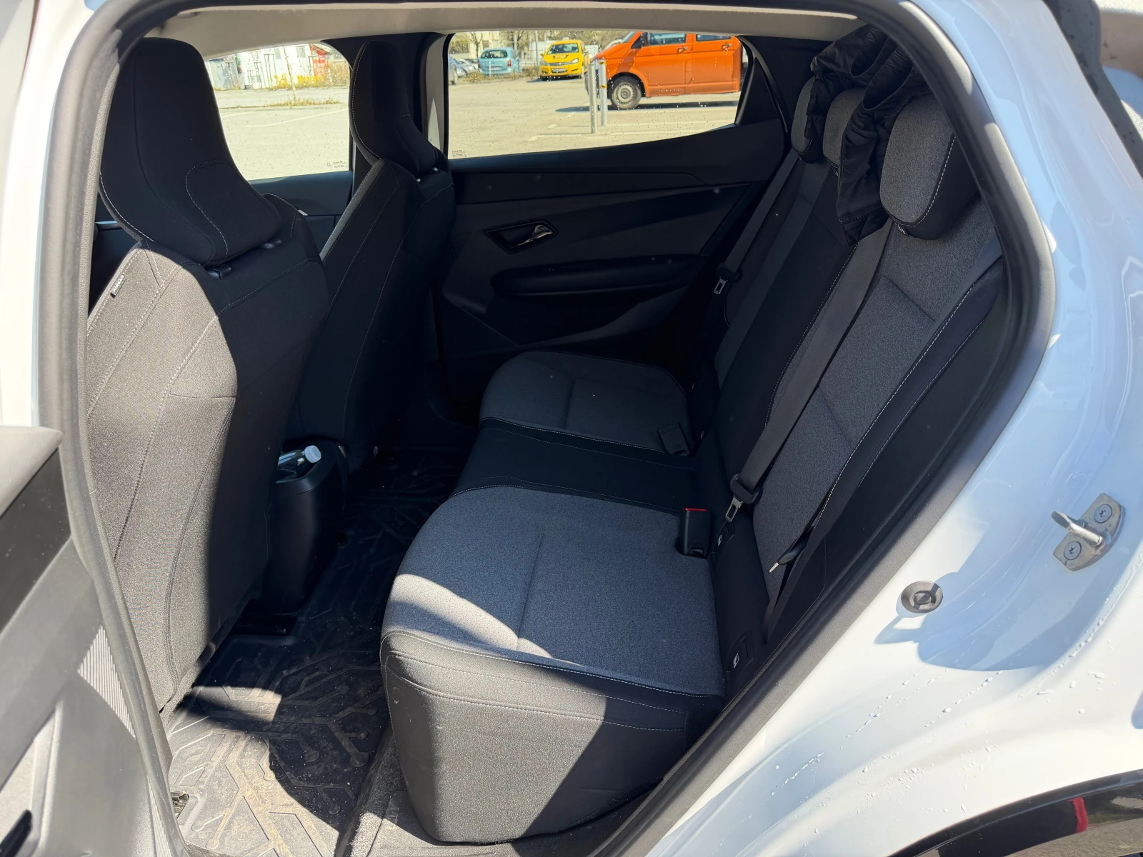 Renault Megane E-Tech EV40 220кс, снимка 7 - Автомобили и джипове - 54101023