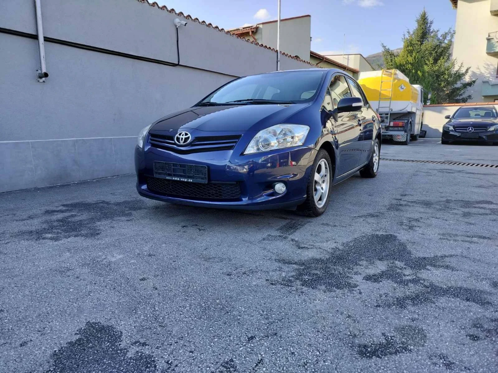Toyota Auris 1.6i 132к.с 2011г., снимка 2 - Автомобили и джипове - 54143885
