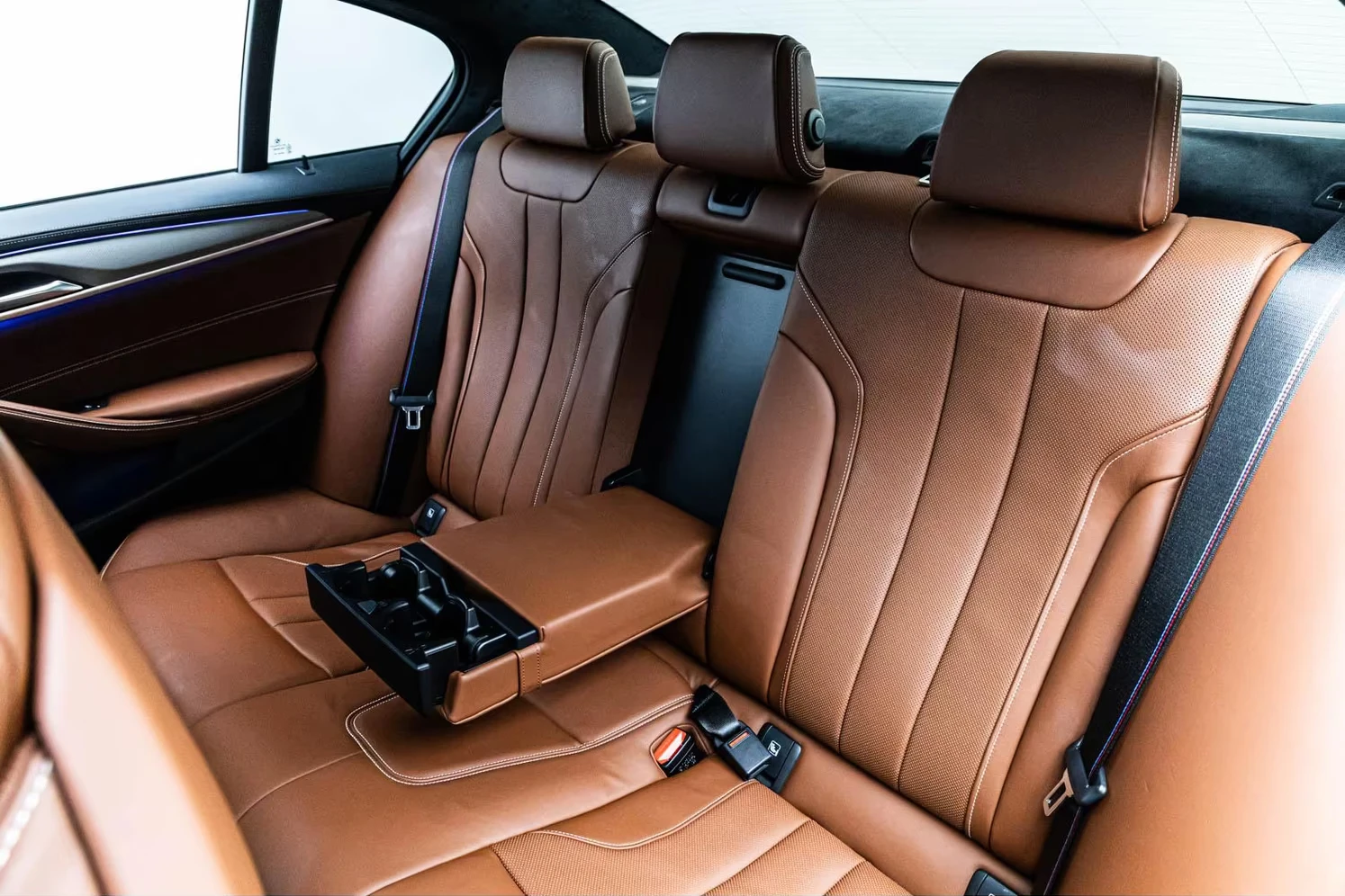 BMW M5 COMP/625HP/LASER/SHADOW/HUD/360/NAVI/194h, снимка 11 - Автомобили и джипове - 54228961