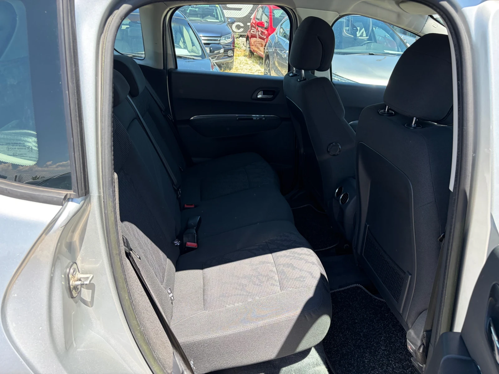 Peugeot 3008 1.6 HDi Perfect, снимка 13 - Автомобили и джипове - 54739530