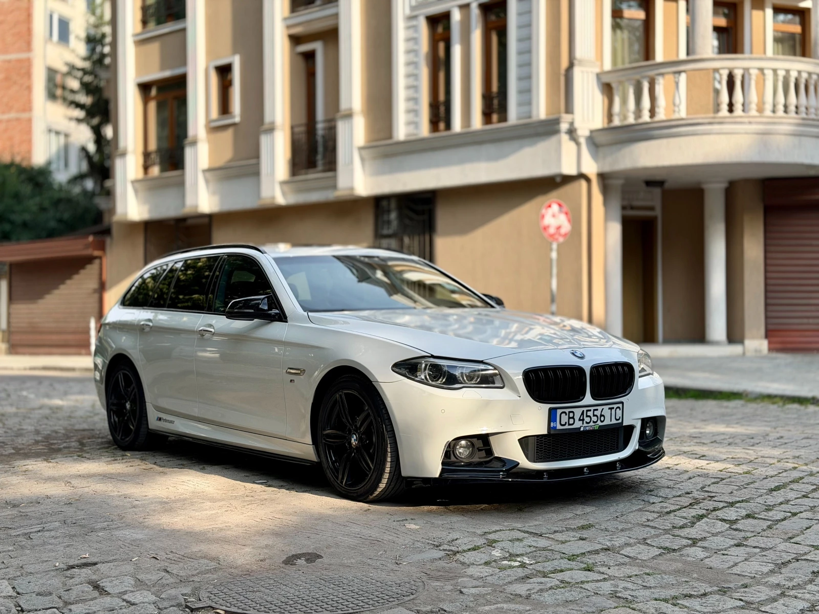 BMW 520 * Xdrive* Mpack* CarPlay* Digital* LED* Pano, снимка 3 - Автомобили и джипове - 55003123