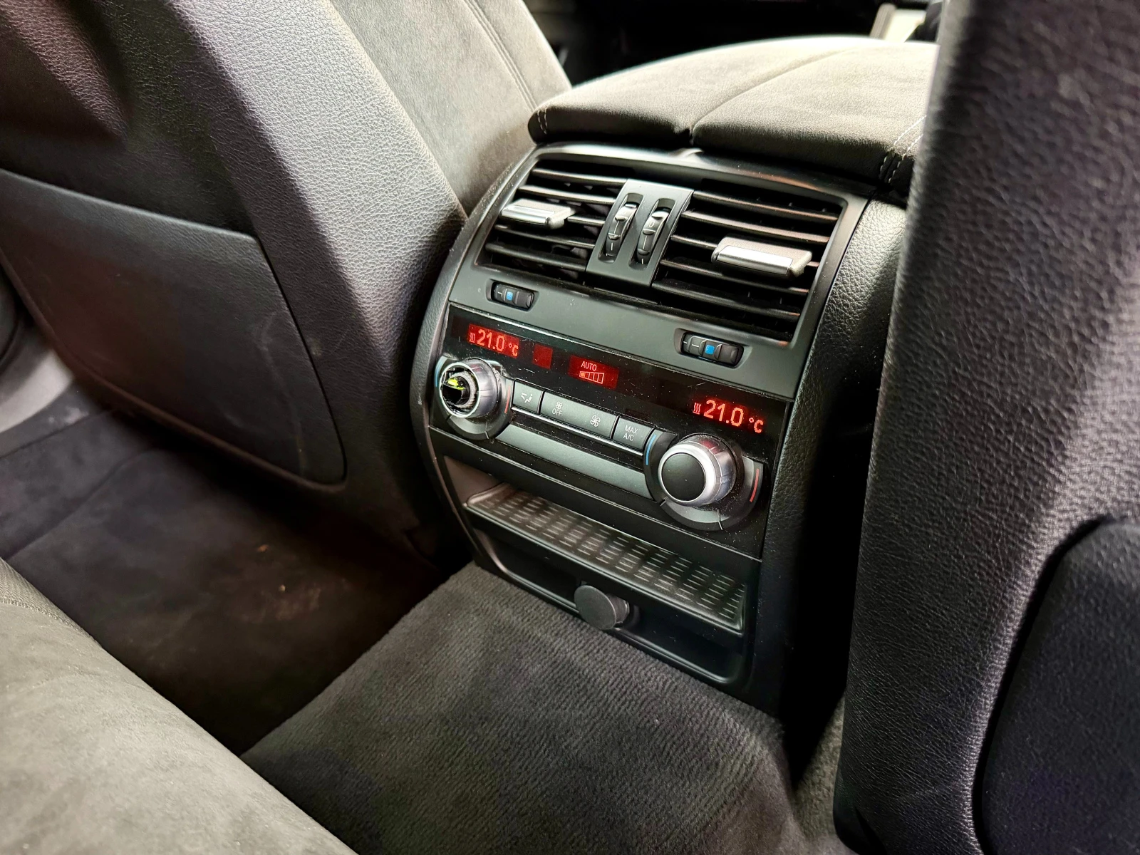 BMW 520 * Xdrive* Mpack* CarPlay* Digital* LED* Pano, снимка 14 - Автомобили и джипове - 55003123