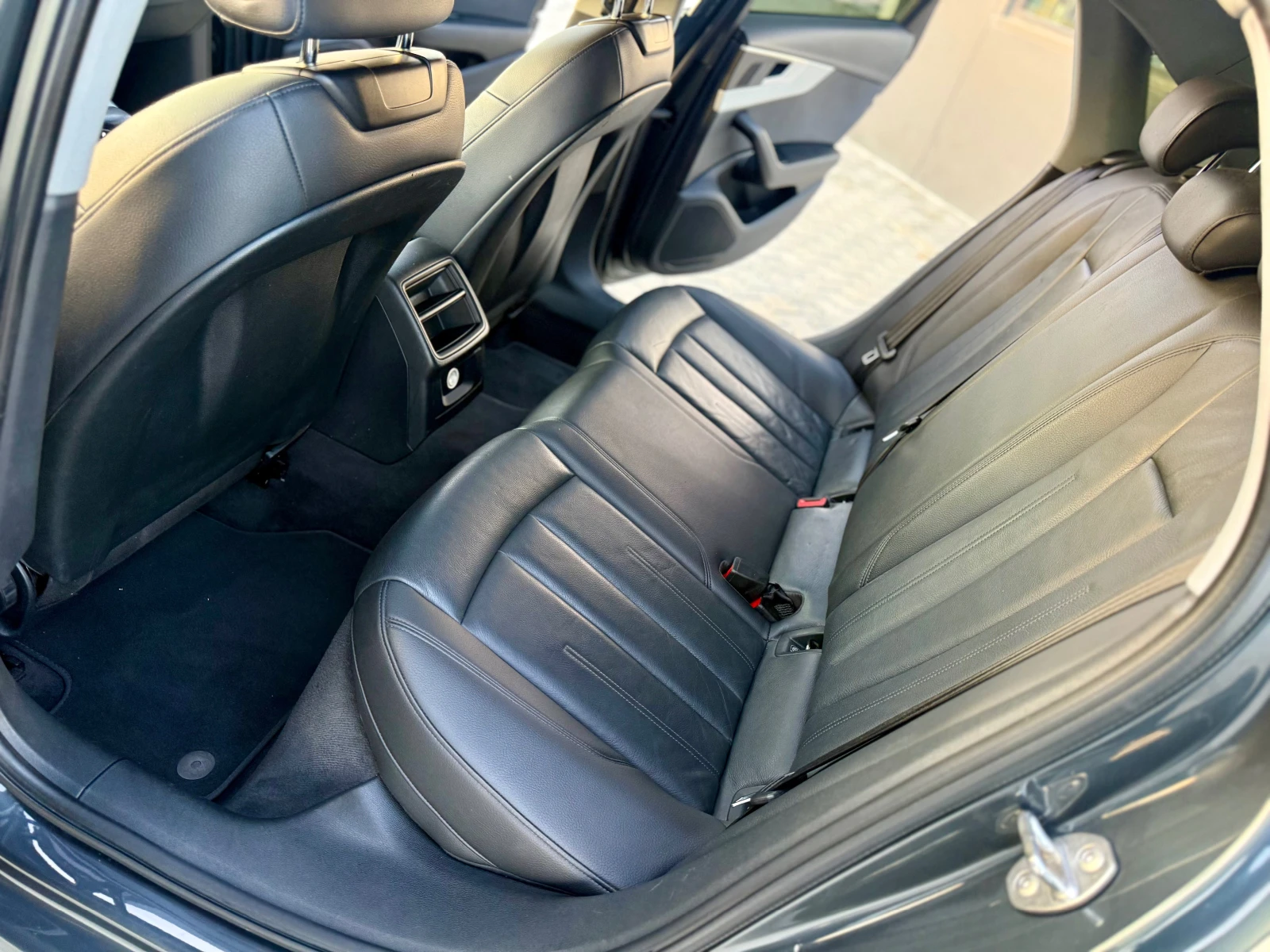Audi A4 2.0TDI RS4 optic Собствен лизинг !!!, снимка 15 - Автомобили и джипове - 55288468