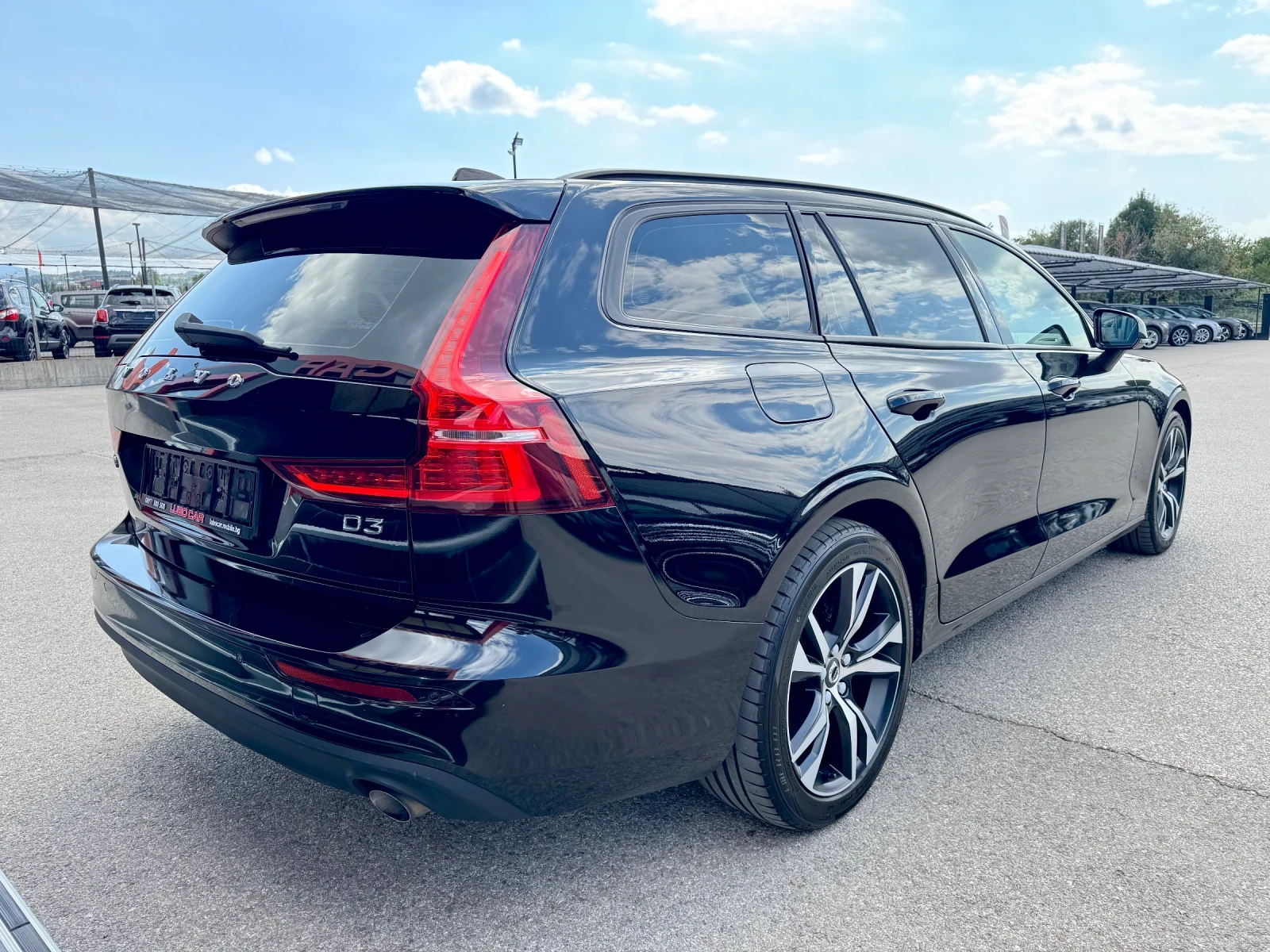 Volvo V60 D3* LED* CAMERA* DISTRONIC* TOP, снимка 6 - Автомобили и джипове - 55768882