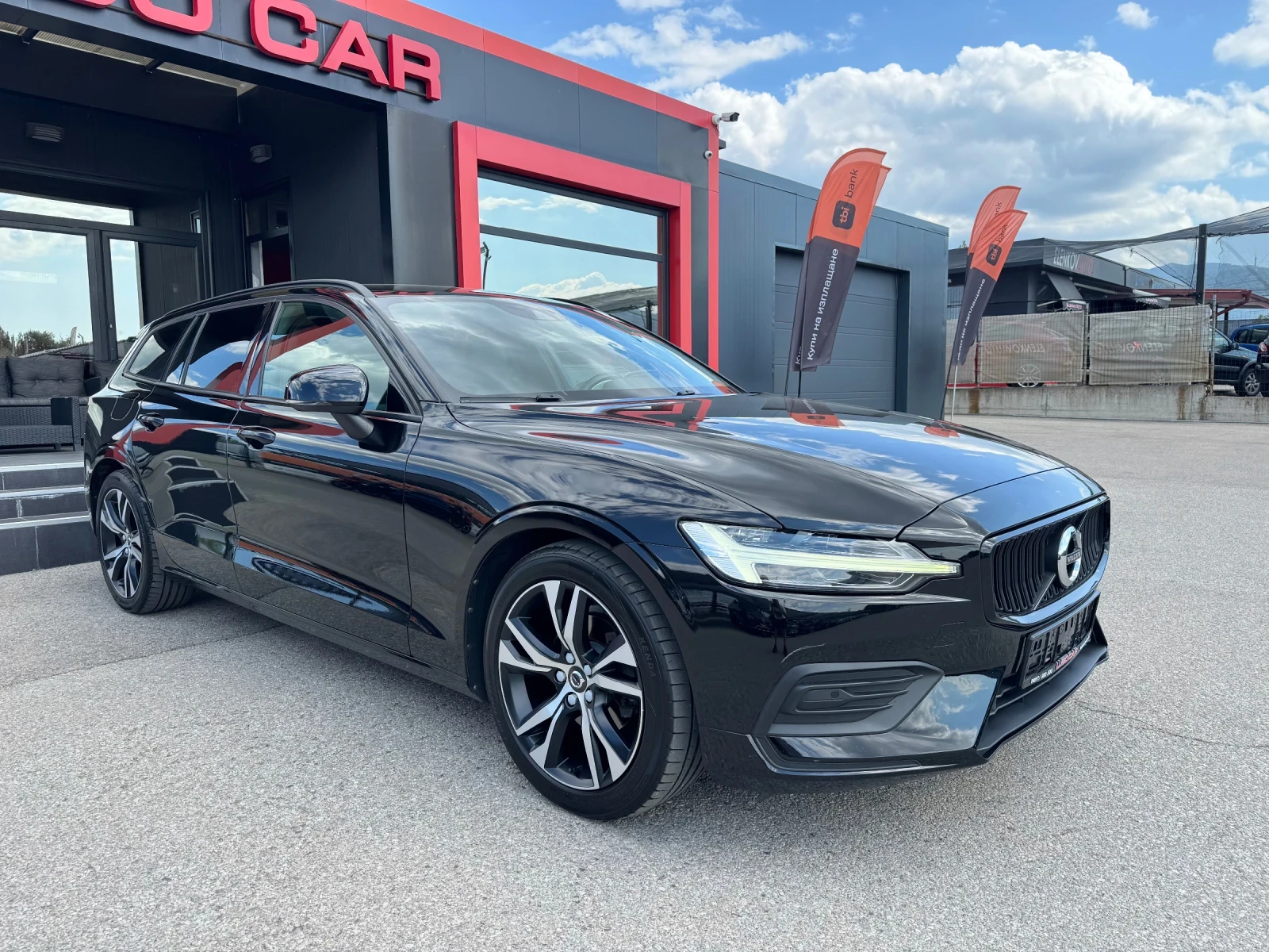 Volvo V60 D3* LED* CAMERA* DISTRONIC* TOP, снимка 7 - Автомобили и джипове - 55768882