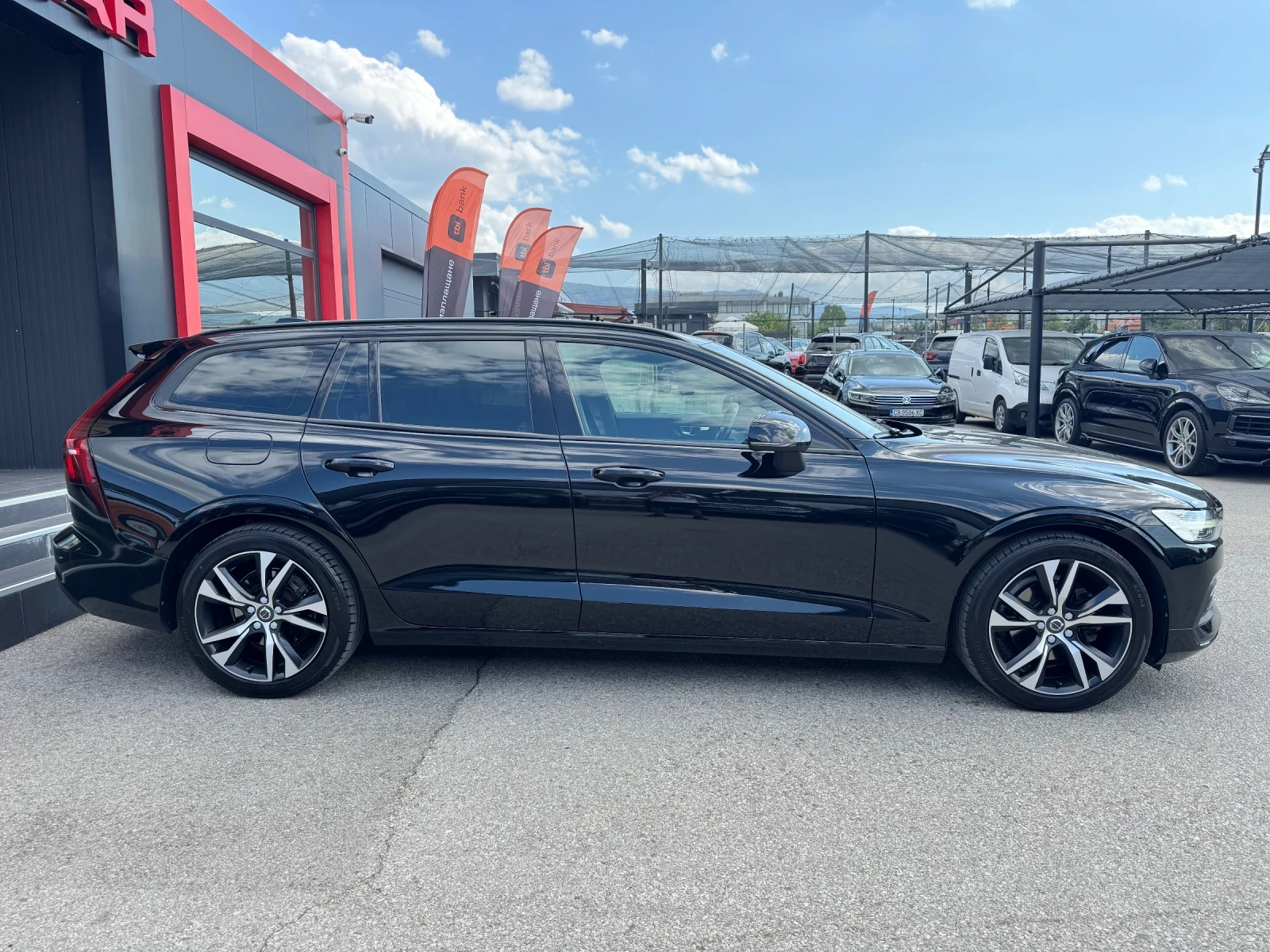 Volvo V60 D3* LED* CAMERA* DISTRONIC* TOP, снимка 4 - Автомобили и джипове - 55768882