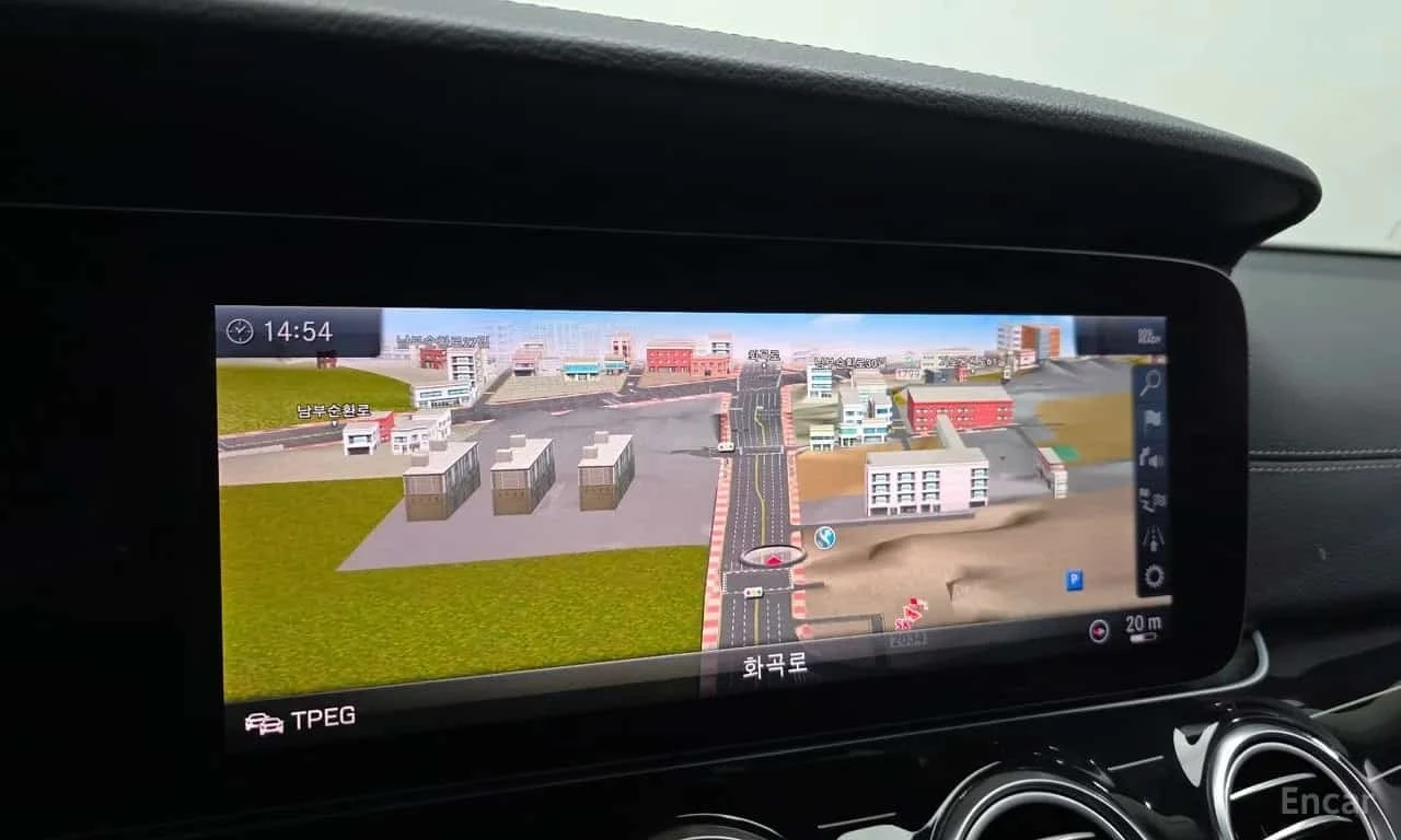 Mercedes-Benz E 450 4MATIC/360/DIS/HUD/BURMESTER/ОБДУХВАНЕ, снимка 15 - Автомобили и джипове - 55786982