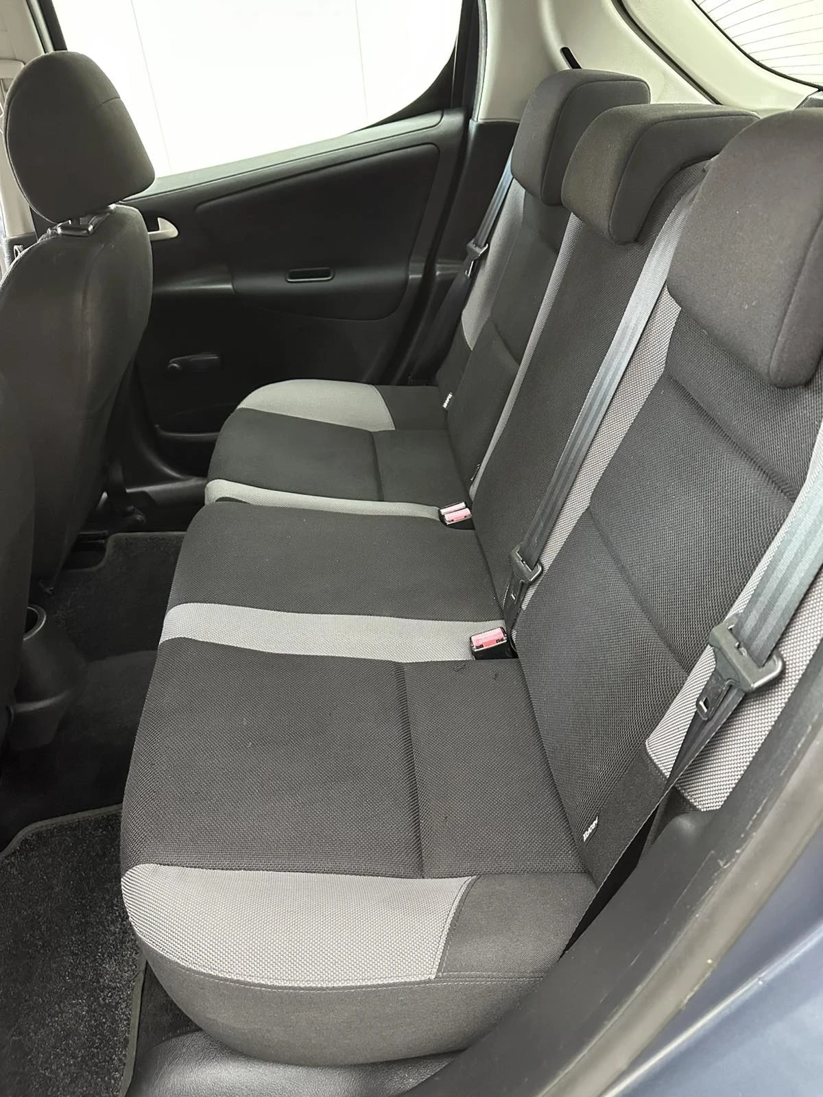 Peugeot 207, снимка 12 - Автомобили и джипове - 56151910