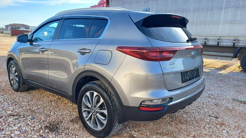 Kia Sportage, снимка 4 - Автомобили и джипове - 47457547