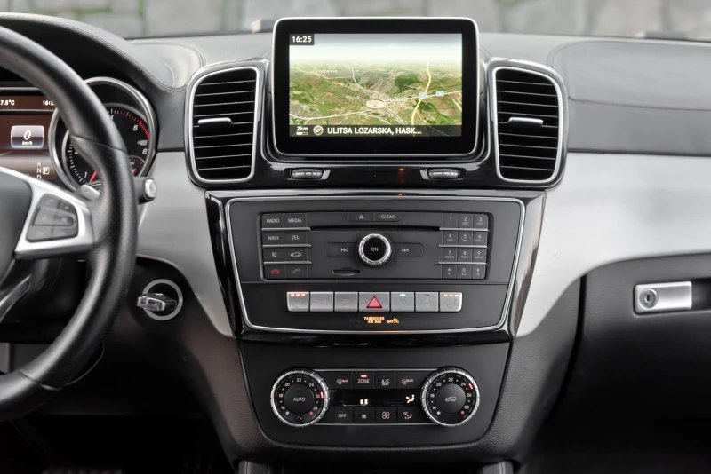 Mercedes-Benz GLE 350 AMG , снимка 15 - Автомобили и джипове - 52836294