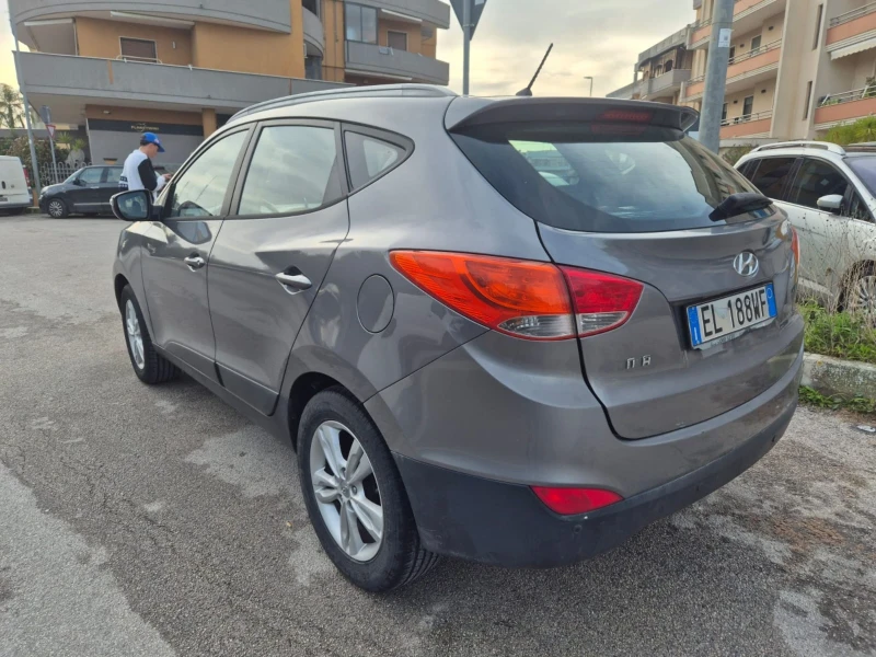 Hyundai IX35 ГАЗ - БЕНЗИН, снимка 4 - Автомобили и джипове - 53388815