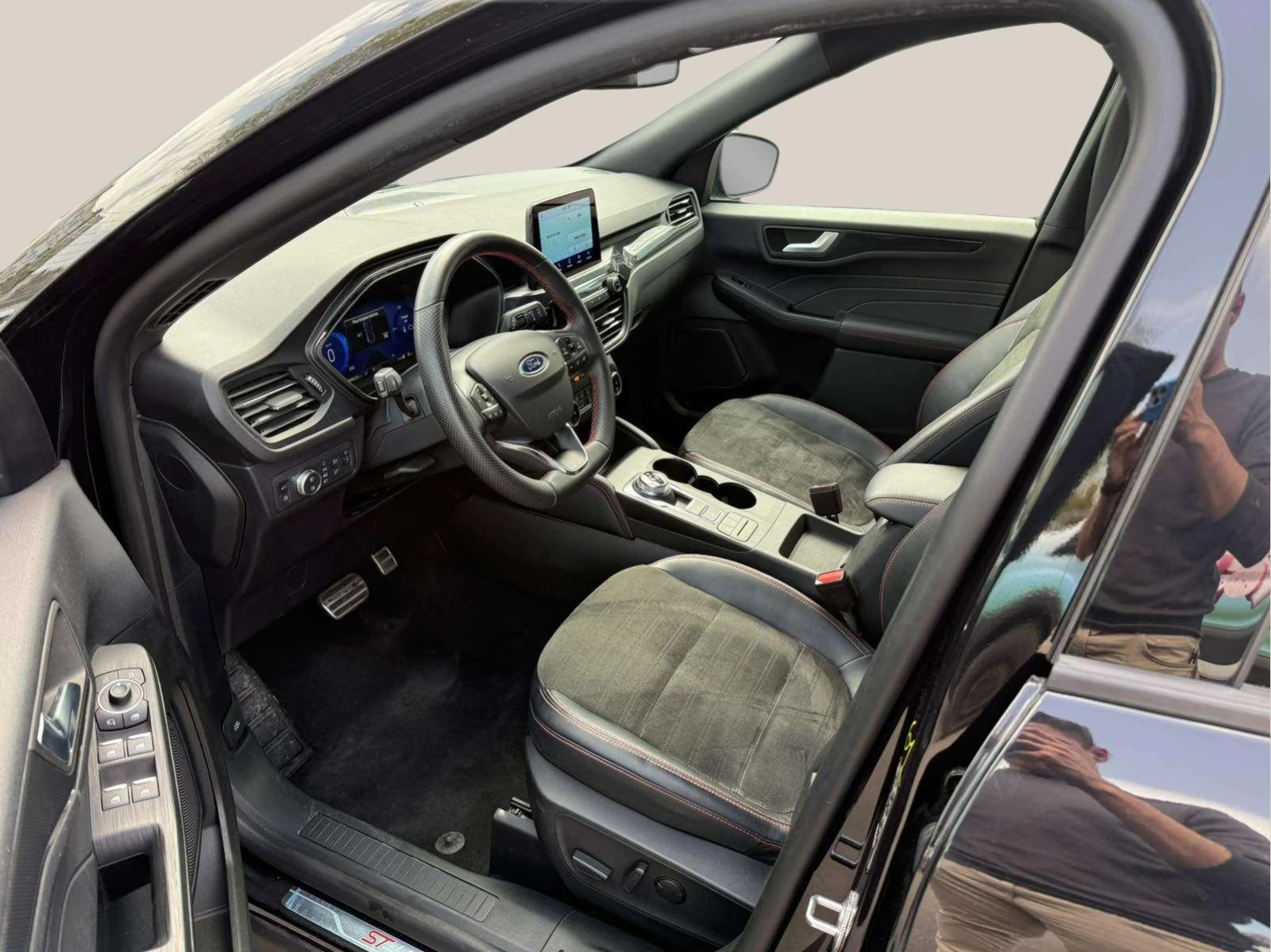 Ford Kuga 2.5 PHEV - изображение 9
