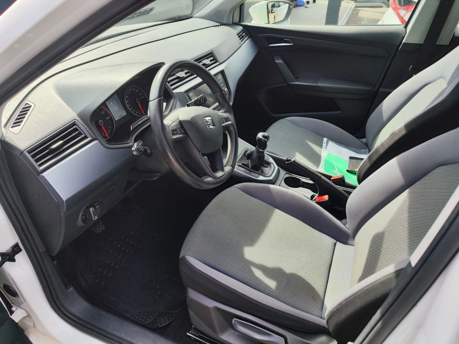 Seat Arona 1.0 TSI Style от БГ, първи собственик, снимка 5 - Автомобили и джипове - 53831147