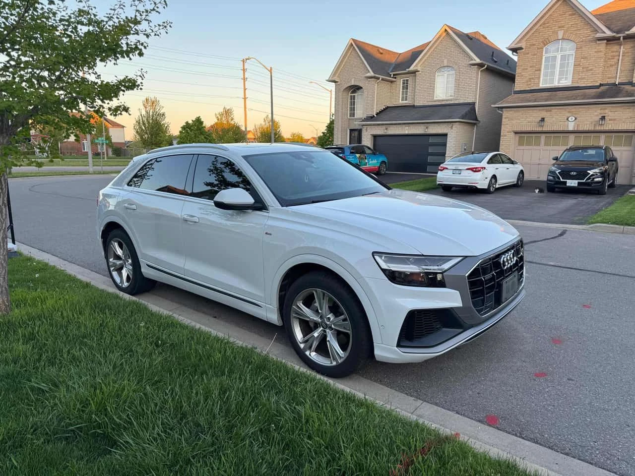 Audi Q8 Progressiv/360 CAM/ПАНОРАМА/ОБДУХВАНЕ, снимка 3 - Автомобили и джипове - 53929478