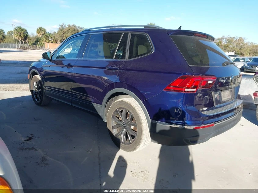 VW Tiguan 2.0l Volkswagen 2.0T Se, снимка 3 - Автомобили и джипове - 54195756