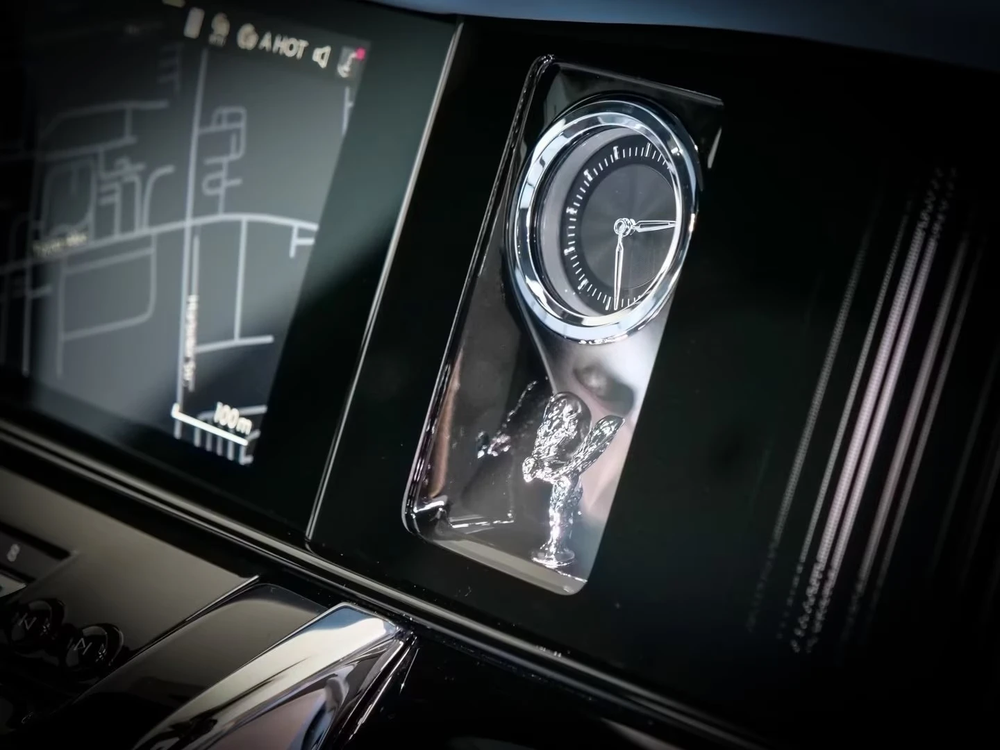 Rolls-Royce Cullinan SERIES II / FACELIFT / 4-SEATS / STARLIGHT /, снимка 14 - Автомобили и джипове - 54366857