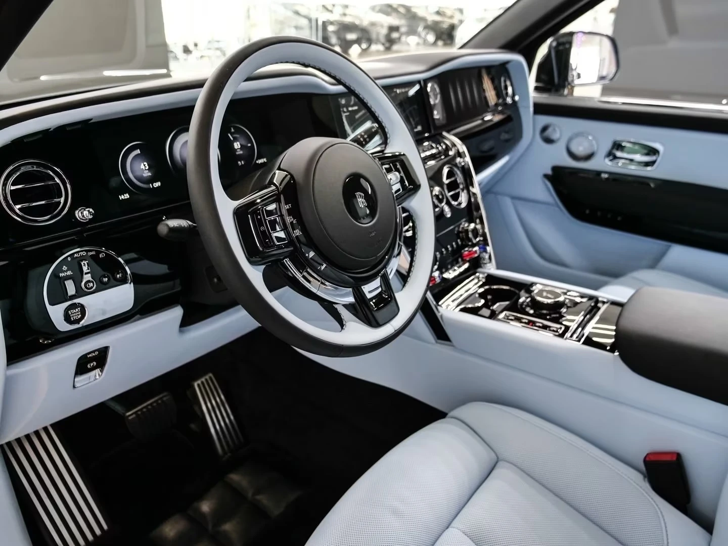 Rolls-Royce Cullinan SERIES II / FACELIFT / 4-SEATS / STARLIGHT /, снимка 8 - Автомобили и джипове - 54366857