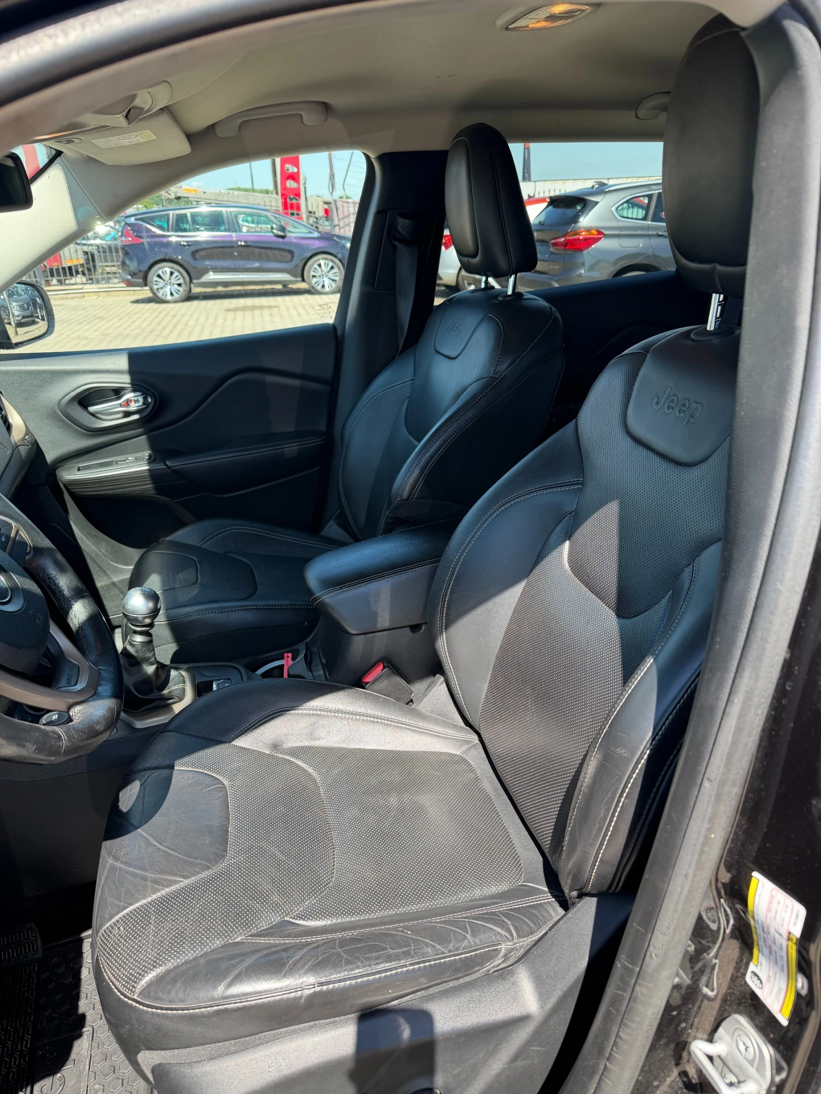 Jeep Cherokee 2.0M-JET 4WD NAVI/KOJA/KAMERA EURO 5, снимка 12 - Автомобили и джипове - 54913344