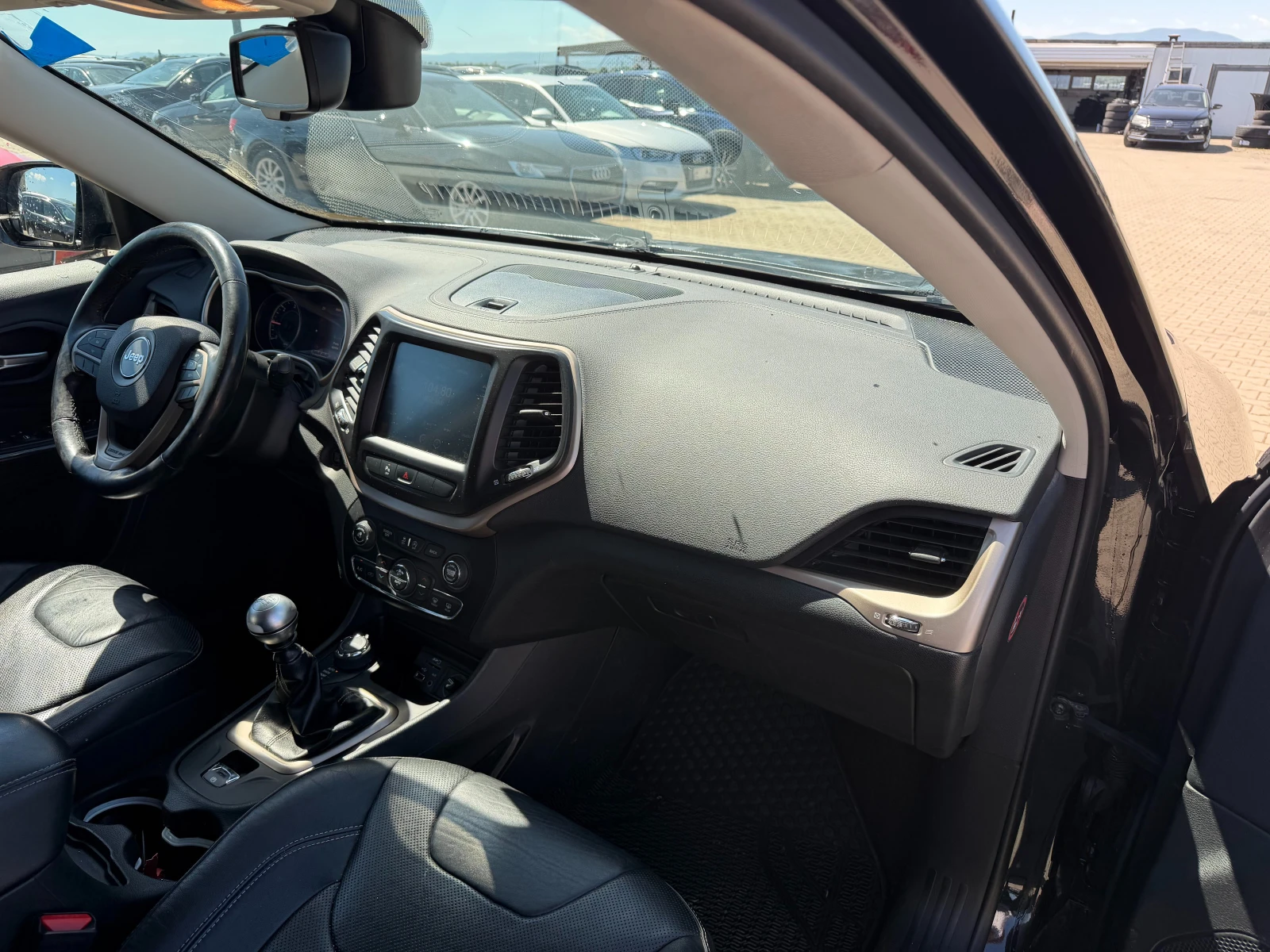 Jeep Cherokee 2.0M-JET 4WD NAVI/KOJA/KAMERA EURO 5, снимка 11 - Автомобили и джипове - 54913344
