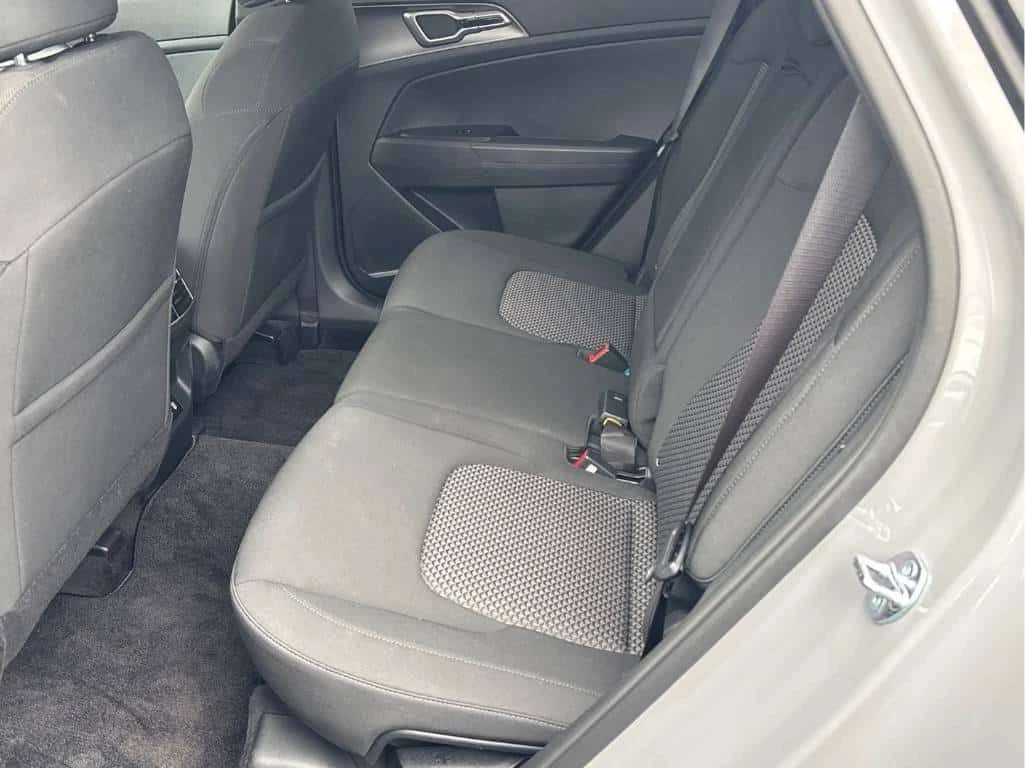 Kia Sportage * AWD * АВТОКРЕДИТ БЕЗ ПЪРВОНАЧАЛНА ВНОСКА* , снимка 11 - Автомобили и джипове - 55181940