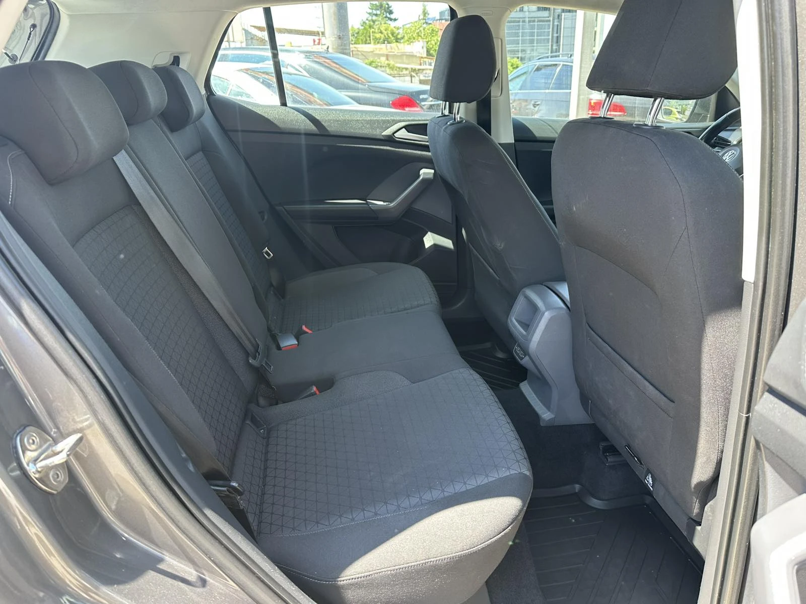 VW T-Cross 1.0TSI 6-Скорости Регистриран, снимка 13 - Автомобили и джипове - 55445788