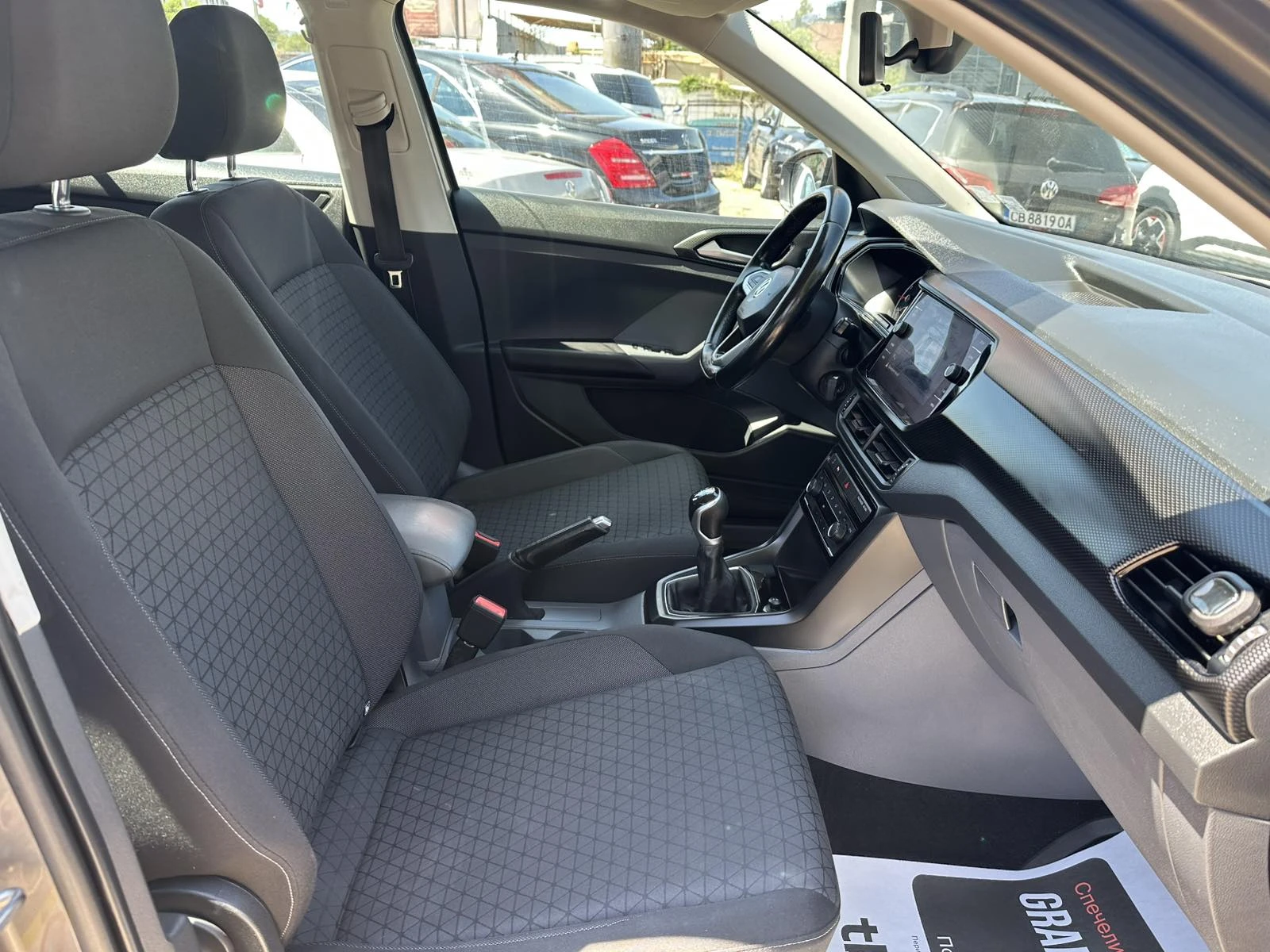 VW T-Cross 1.0TSI 6-Скорости Регистриран, снимка 14 - Автомобили и джипове - 55445788