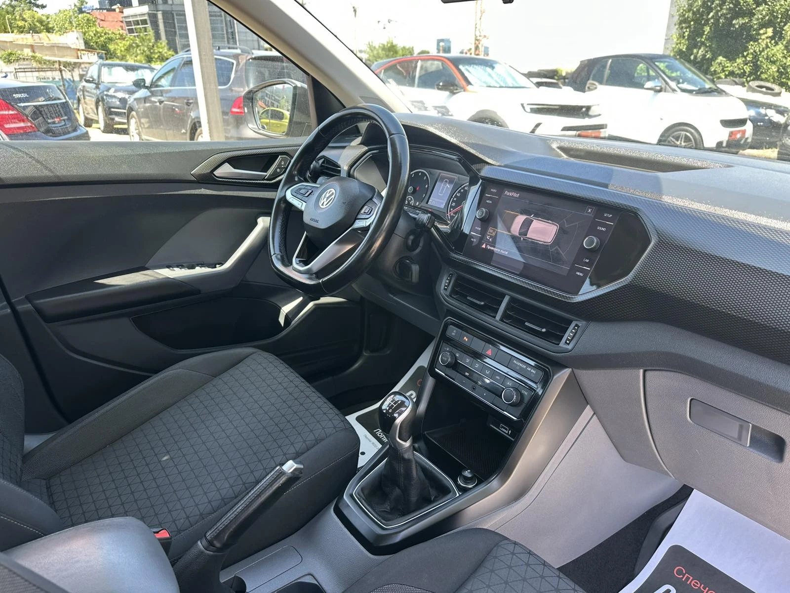 VW T-Cross 1.0TSI 6-Скорости Регистриран, снимка 15 - Автомобили и джипове - 55445788