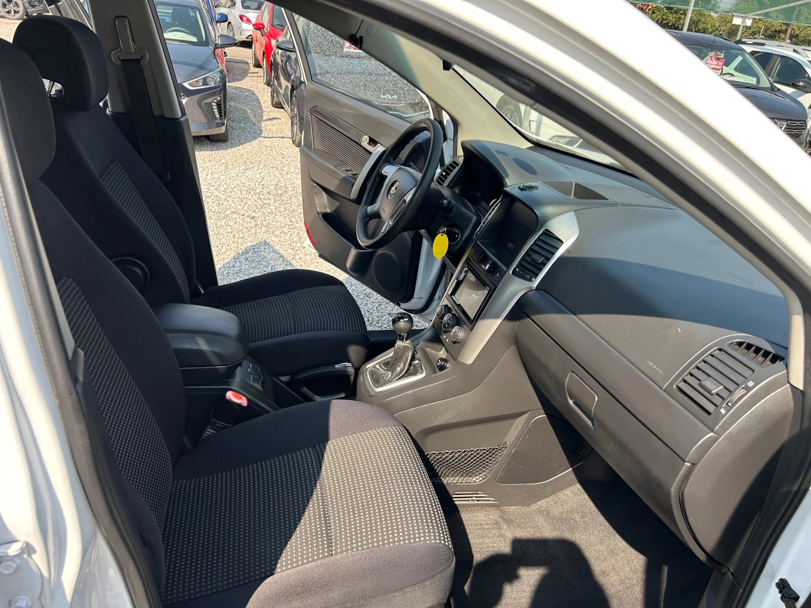 Chevrolet Captiva 2.4I 16V EURO5 GAS, снимка 15 - Автомобили и джипове - 55768530