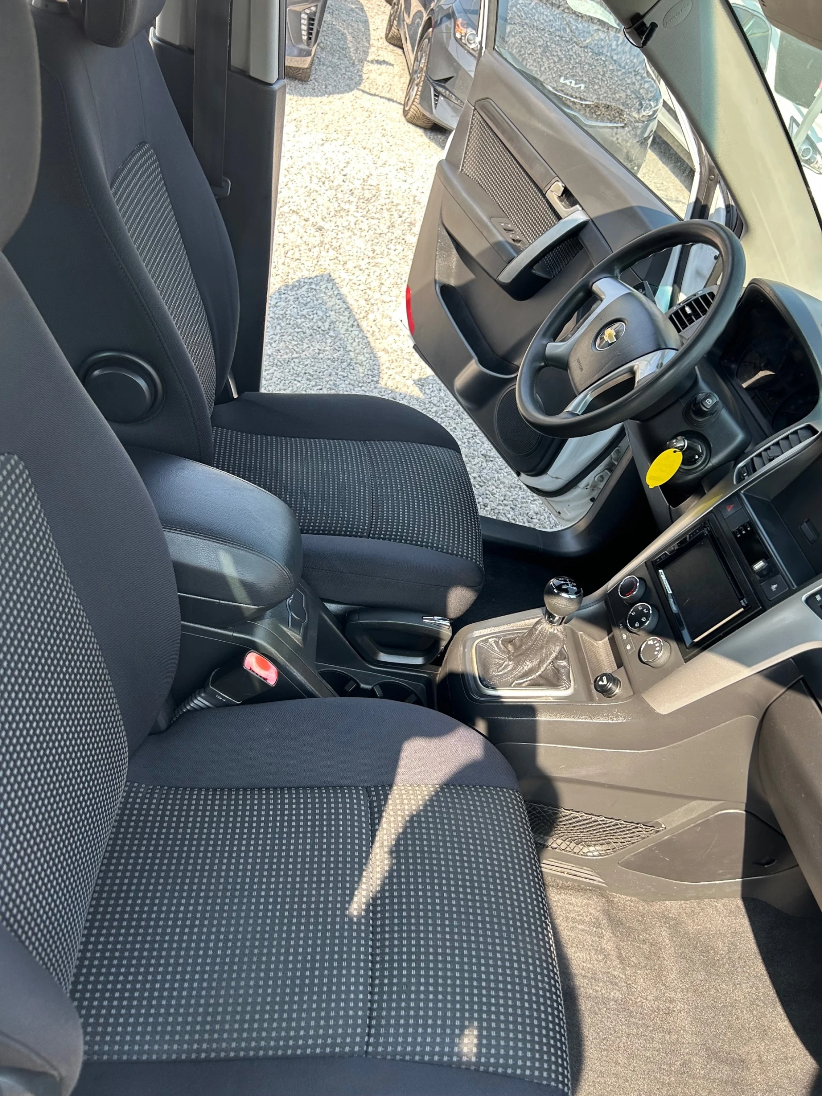 Chevrolet Captiva 2.4I 16V EURO5 GAS, снимка 16 - Автомобили и джипове - 55768530