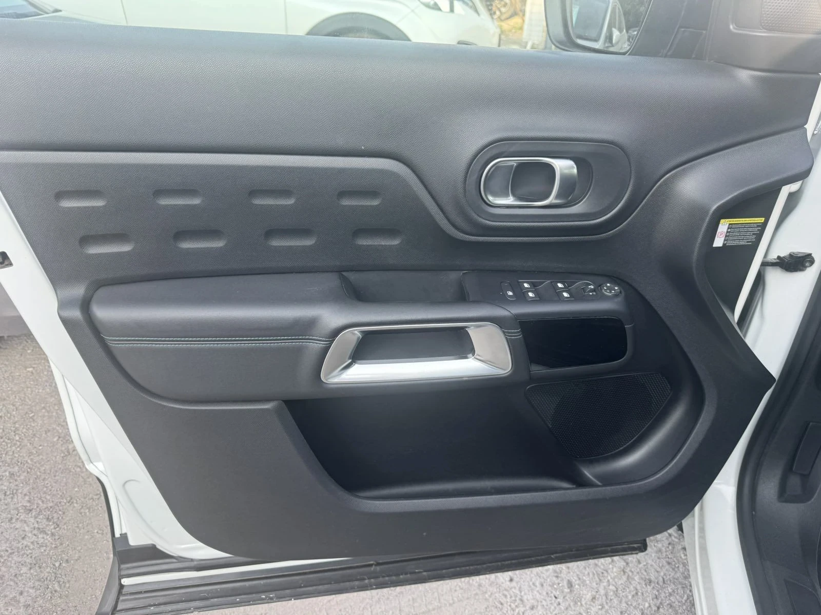 Citroen C5 Aircross 1.5 HDI 130 * EAT 8 * , снимка 7 - Автомобили и джипове - 56042894