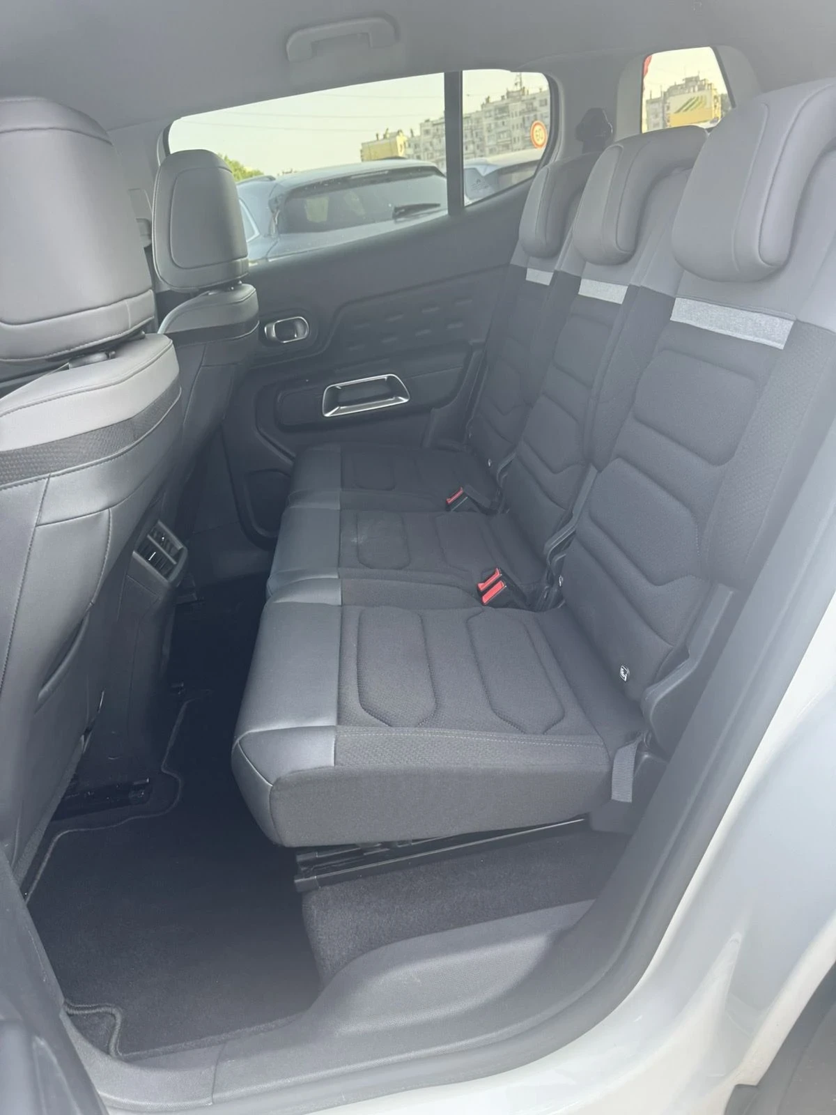 Citroen C5 Aircross 1.5 HDI 130 * EAT 8 * , снимка 15 - Автомобили и джипове - 56042894