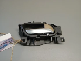 Дръжка вътрешна предна дясна Пежо 2008 1.6хди