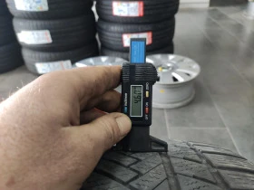 Гуми Зимни 235/35R19, снимка 3