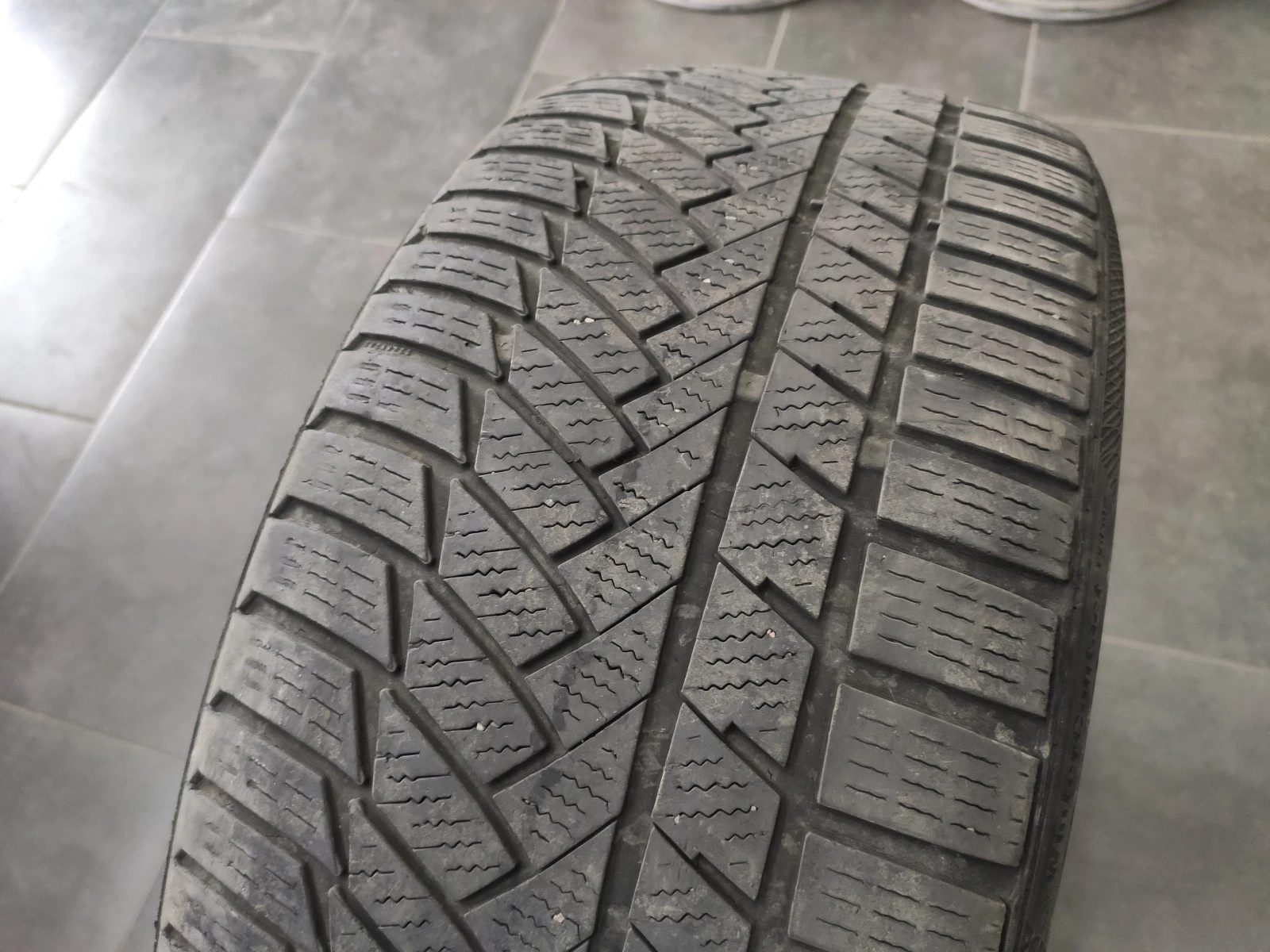  235/35R19 | Mobile.bg   1