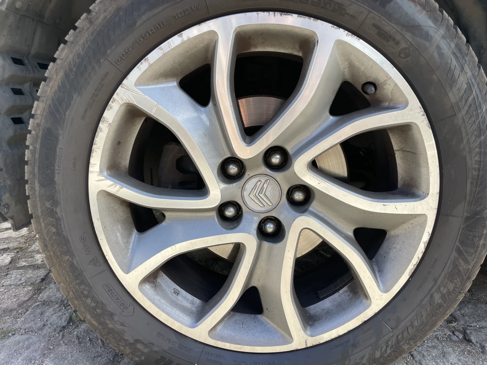 Гуми с джанти Nexen 225/55R18