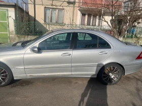 Mercedes-Benz C 220, снимка 2