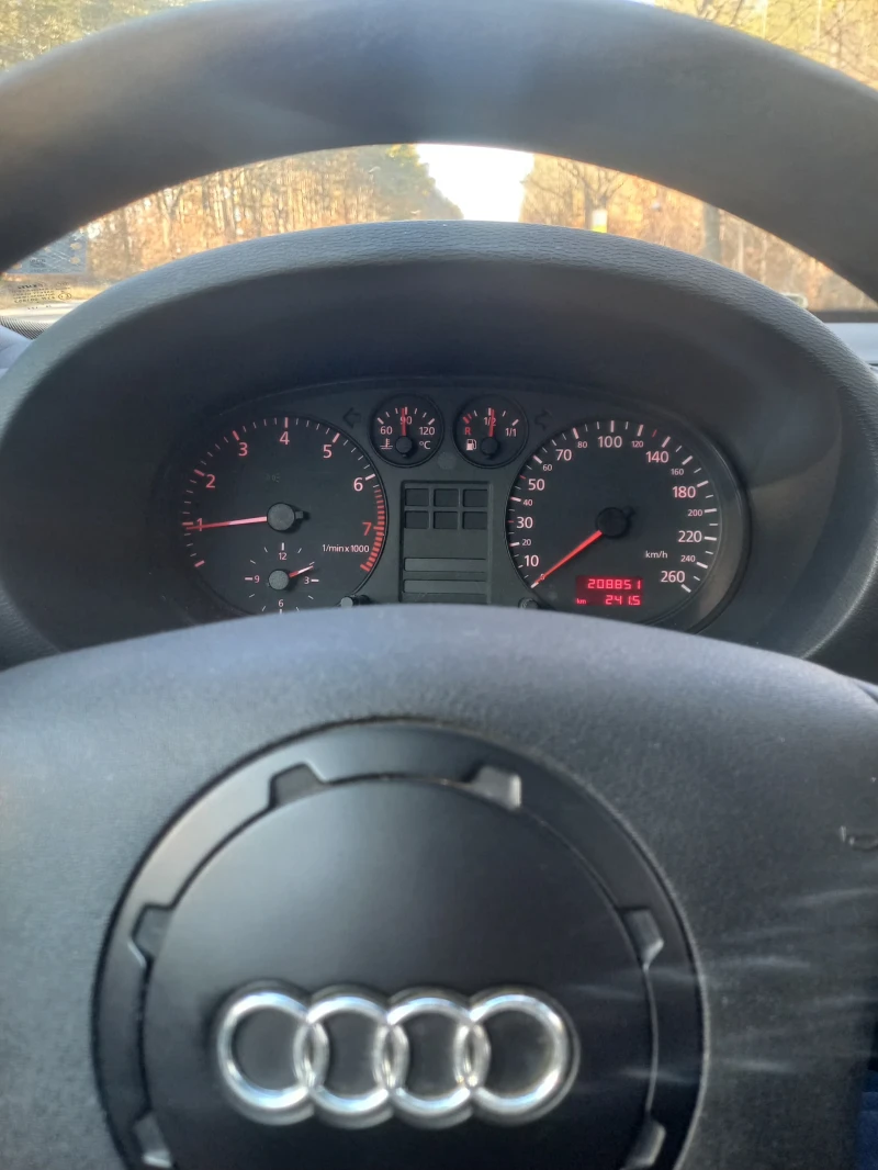 Audi A3 1.6 AKL, снимка 11 - Автомобили и джипове - 48004578