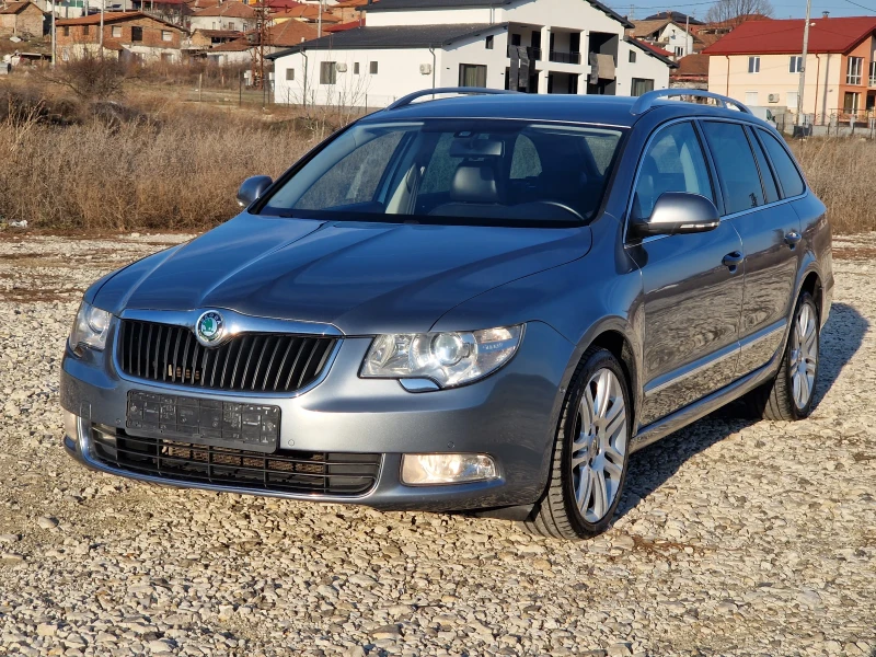 Skoda Superb 2.0Tdi/DSG/4X4/Keyless/Navi/Самопаркиране/Ел.багаж, снимка 1 - Автомобили и джипове - 48387787