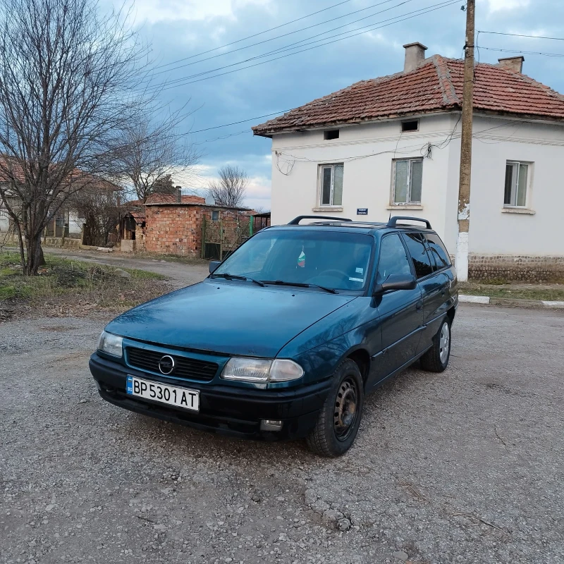 Opel Astra, снимка 2 - Автомобили и джипове - 49205931