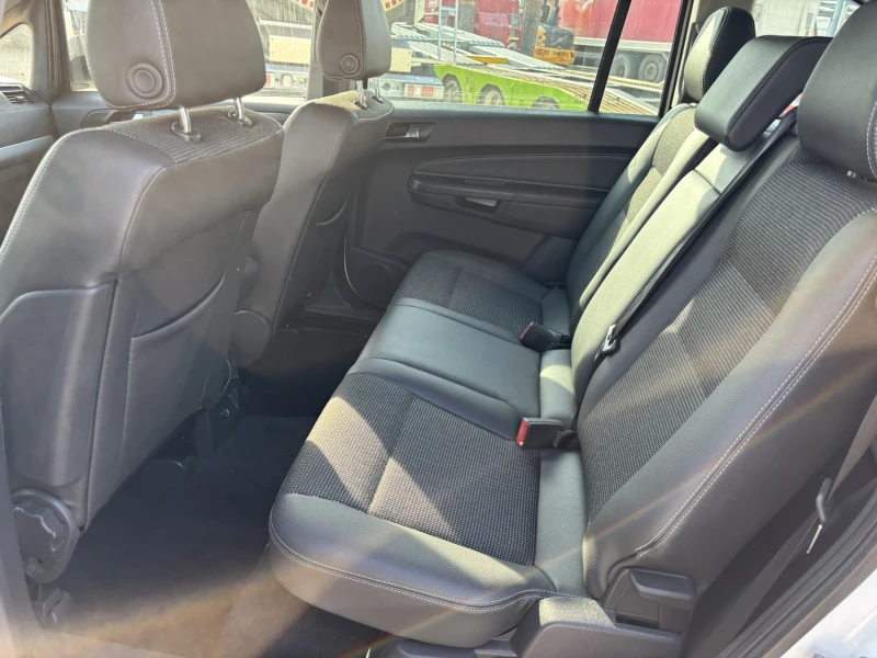 Opel Zafira Бензин Метан, снимка 11 - Автомобили и джипове - 51671981