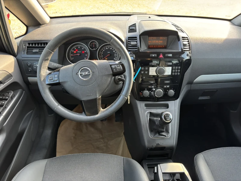 Opel Zafira Бензин Метан, снимка 10 - Автомобили и джипове - 51671981
