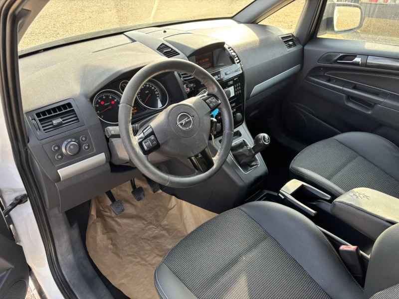 Opel Zafira Бензин Метан, снимка 6 - Автомобили и джипове - 51671981