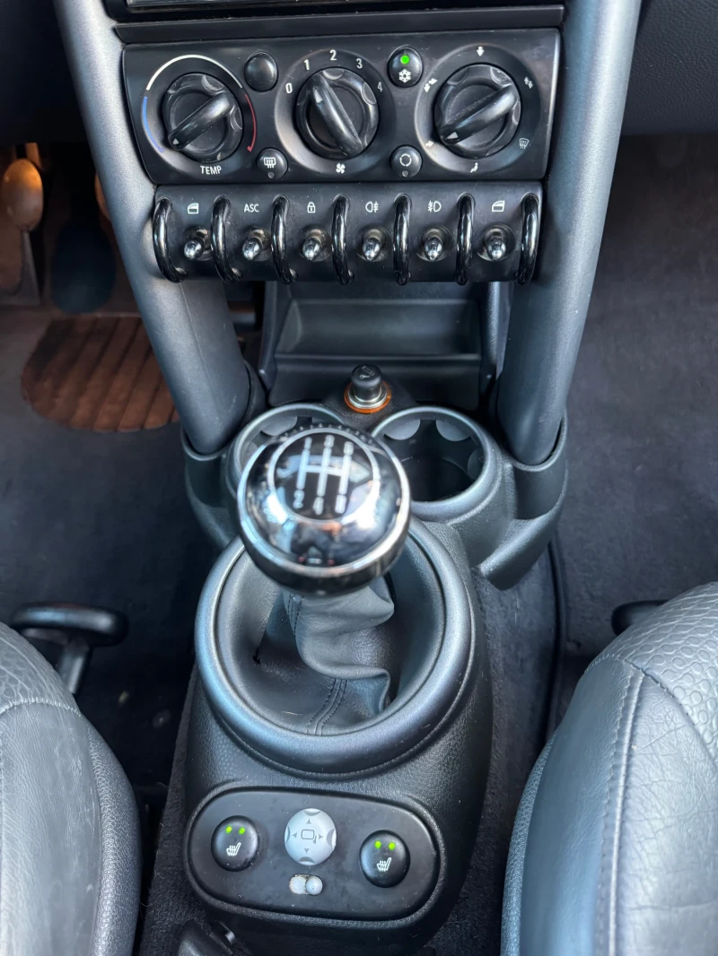 Mini One 1.6 90кс кожен салон подгрев, снимка 14 - Автомобили и джипове - 52002889