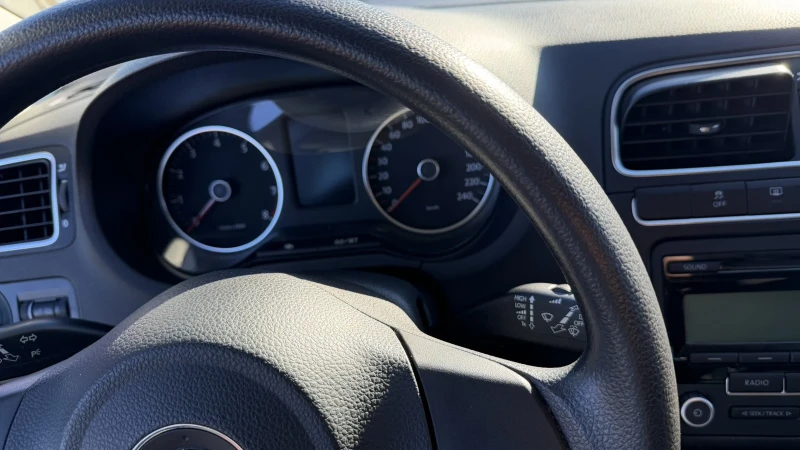 VW Polo, снимка 10 - Автомобили и джипове - 52865766